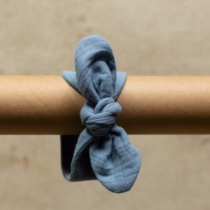 Opaska pin up muślinowa dla niemowlaka | GOTS | 0-3 mc | niebieska jeans