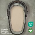 Prześcieradło muślinowe z gumką do gondoli 80x40 w kolorze natural naciągnięte na materac, z certyfikatami GOTS i OEKO-TEX